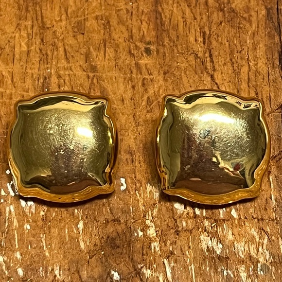 Liz Claiborne Jewelry - Liz Claiborne vintage Gold-Tone Earrings